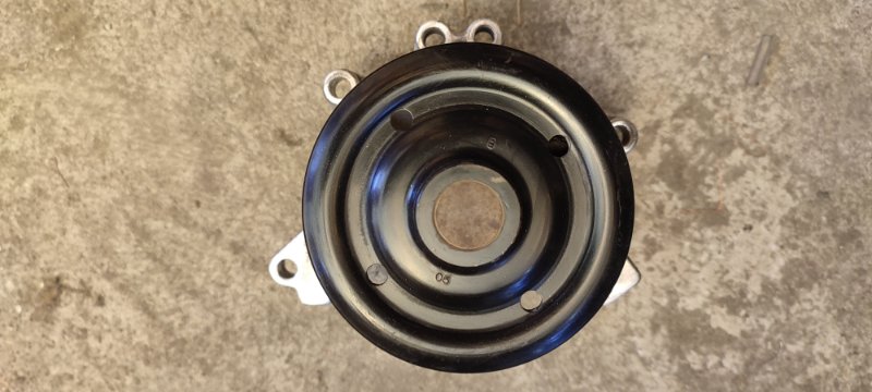 Помпа TOYOTA AVENSIS T250 1ZZ-FE 2003 (б/у)