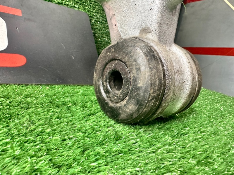 Рычаг передний левый Navigator U228