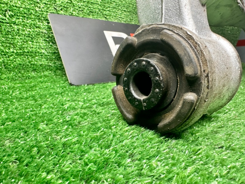 Рычаг передний левый LINCOLN Navigator U228