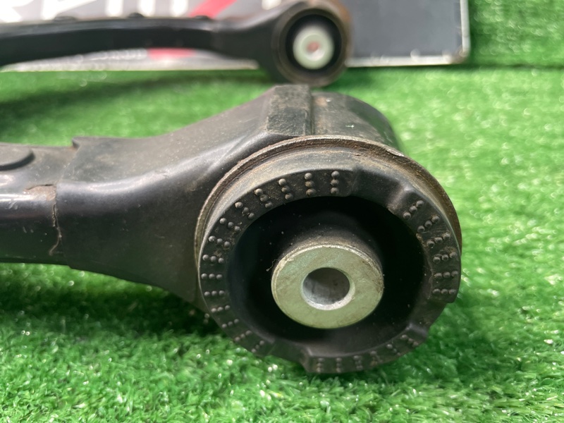 Рычаг Верхний передний левый X