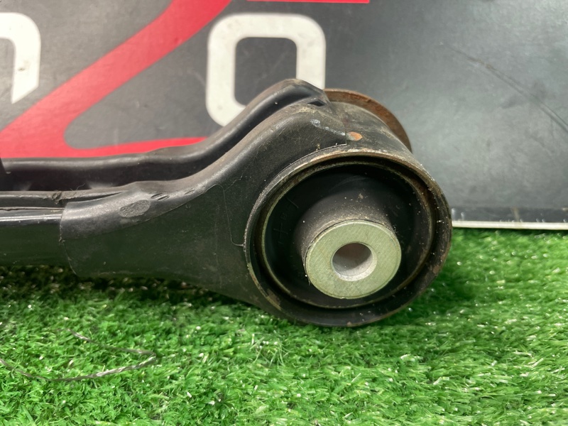 Рычаг Верхний передний левый X