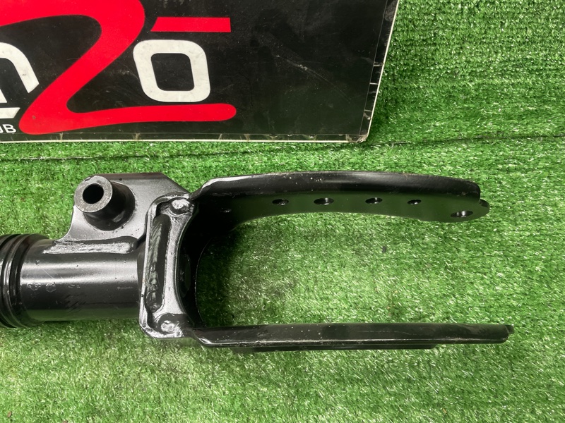 Амортизатор подвески передний левый AUDI Q7 4L Амортизатор подвески передний левый AUDI Q7 4L