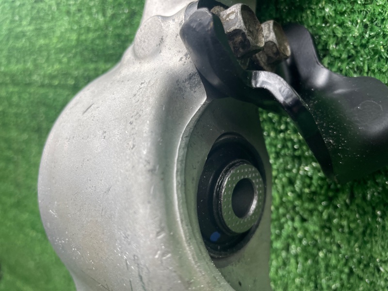 Рычаг передний левый M37