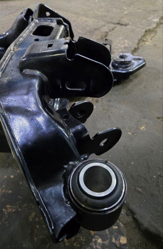 Сайлентблок подрамника задний fusion 2016 CC7