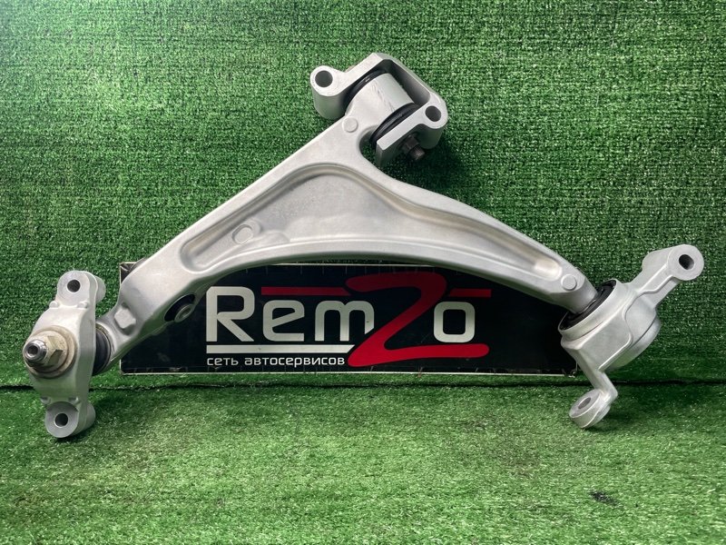 Рычаг подвески нижний передний правый L9