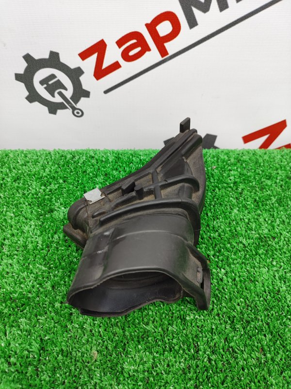 Патрубок воздушного фильтра Focus 2011 CB8 PNDA