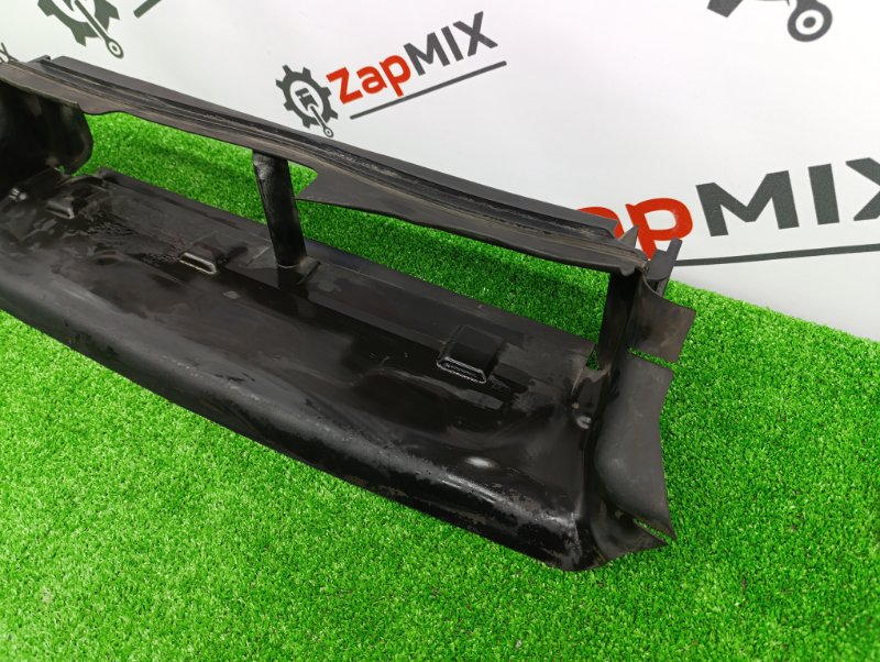 Дефлектор радиатора Ford Focus CB8 PNDA