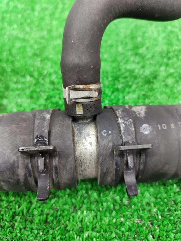 Патрубок радиатора Juke 2011 F15 HR16DE