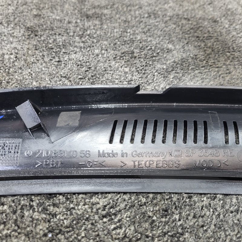 Жабо правое E 2001 w210 om611.961