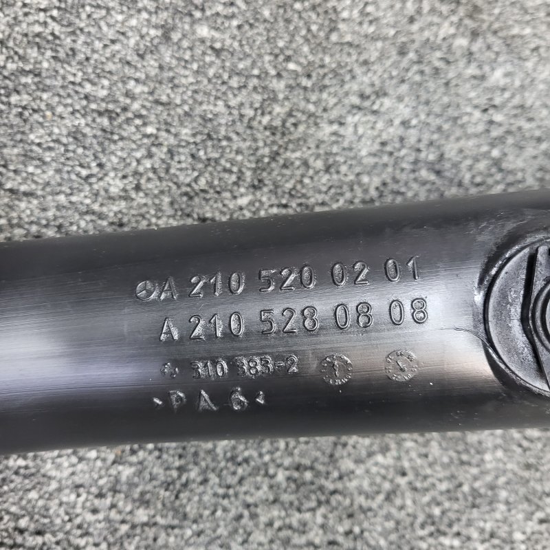 Патрубок интеркулера E 2001 w210 om611.961 Патрубок интеркулера E 2001 w210 om611.961