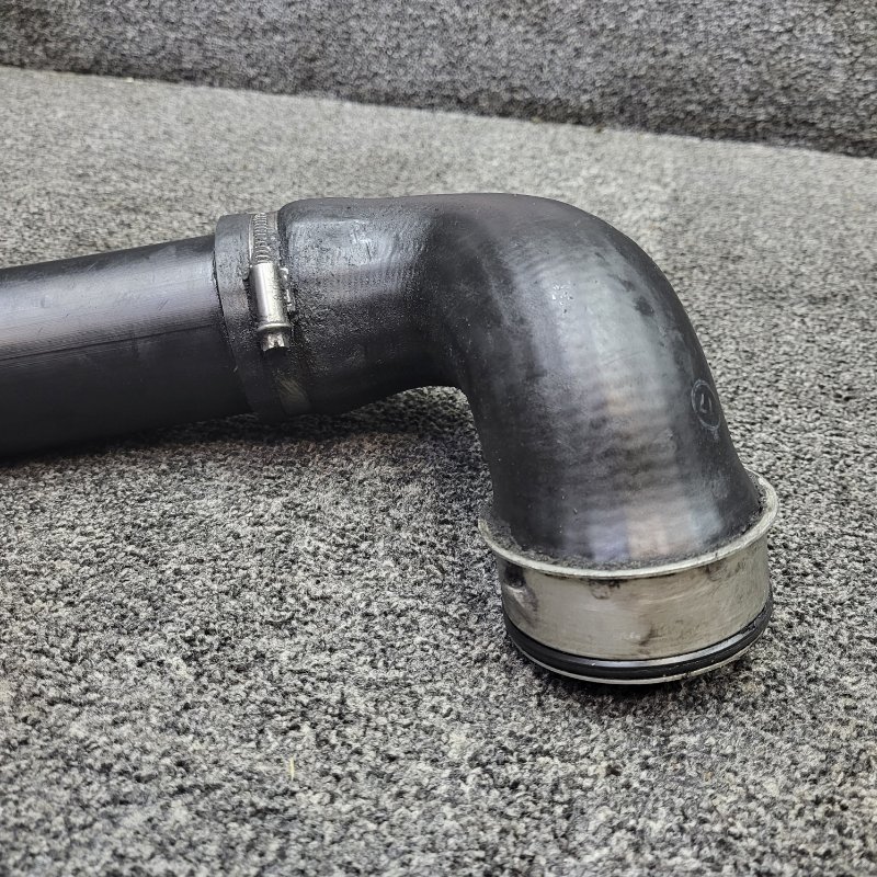 Патрубок интеркулера E 2001 w210 om611.961 Патрубок интеркулера E 2001 w210 om611.961