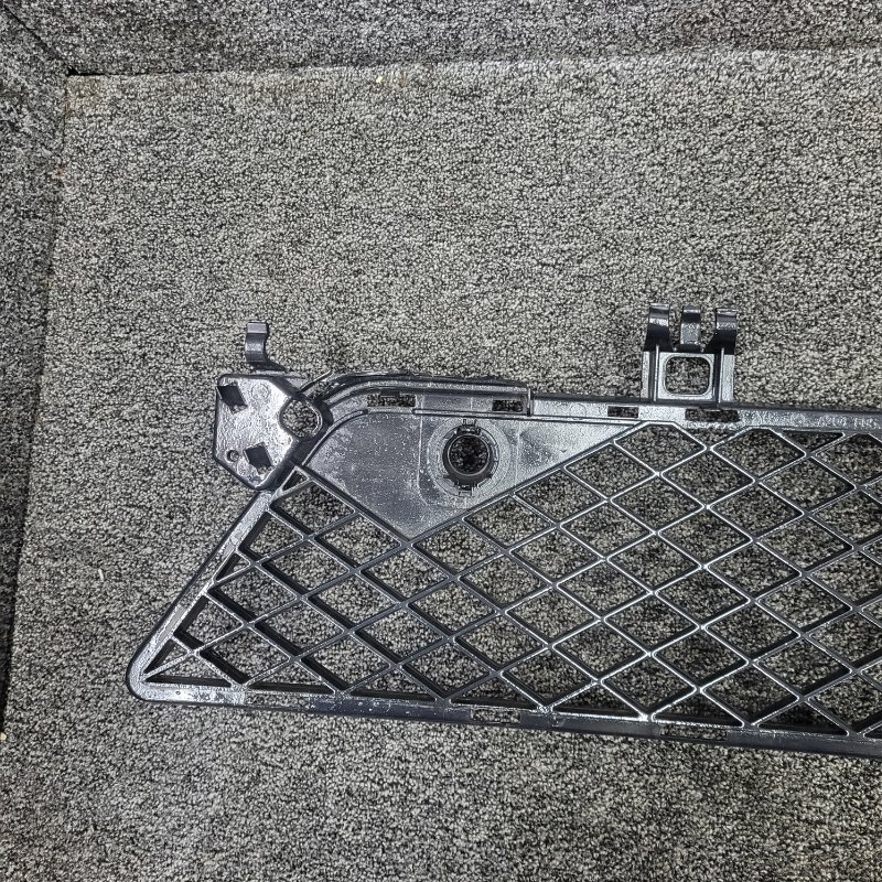 Решетка бампера передняя C 2011 w204 om651.911 Решетка бампера передняя C 2011 w204 om651.911