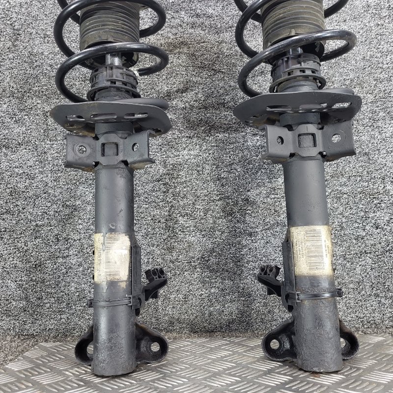 Стойки с пружинами в сборе передние cls 2016 218 om651.924