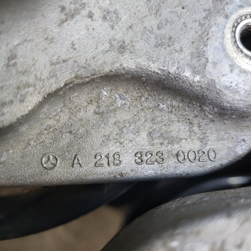 Стойки с пружинами в сборе передние cls 2016 218 om651.924