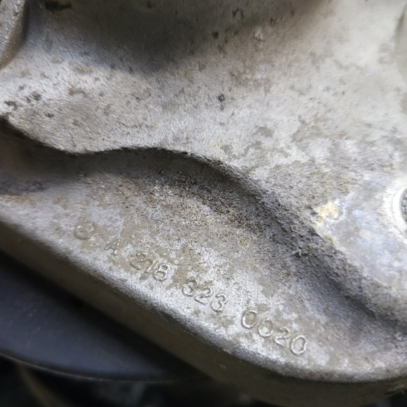 Стойки с пружинами в сборе передние cls 2016 218 om651.924