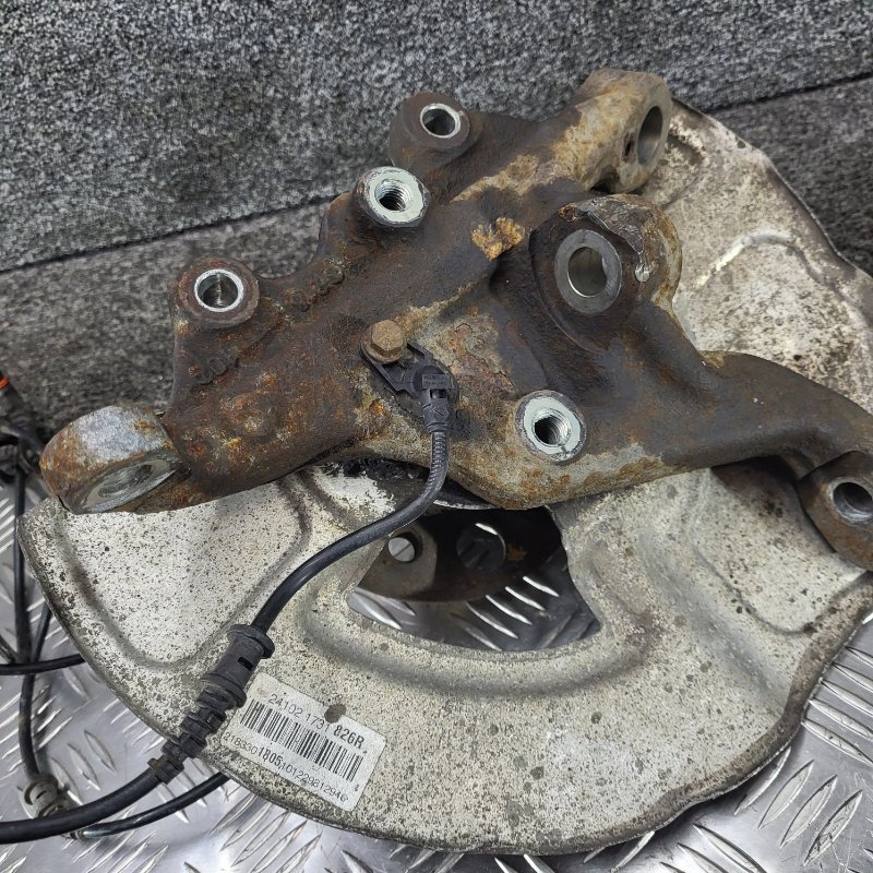 Кулак цапфа передний правый mercedes cls 218 om651.924