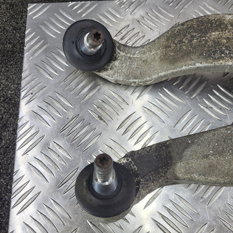 Верхний рычаг передний mercedes cls 218 om651.924