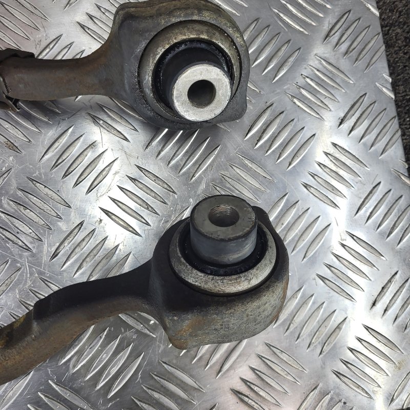 Нижний рычаг передний cls 2016 218 om651.924