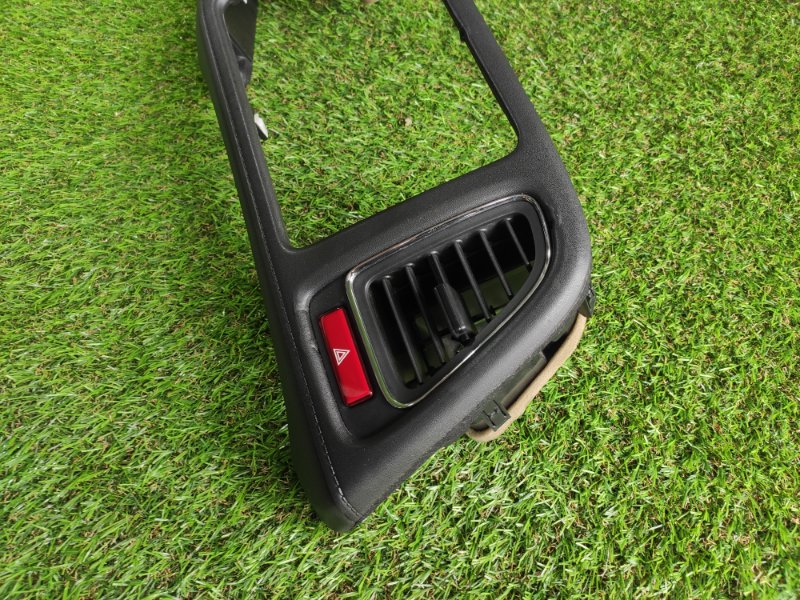 Консоль магнитофона Honda VEZEL RU4 LEB