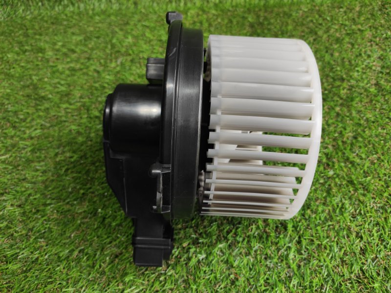 Мотор печки FORESTER 2018 SKE FB20W Мотор печки FORESTER 2018 SKE FB20W