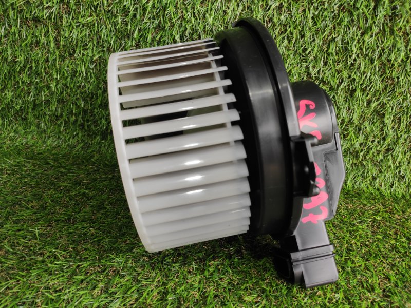 Мотор печки FORESTER 2018 SKE FB20W Мотор печки FORESTER 2018 SKE FB20W