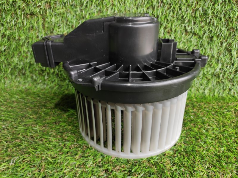 Запчасть мотор печки Subaru FORESTER 2018 SKE FB20W 872700-6480 контрактная Мотор печки Subaru FORESTER 2018 SKE FB20W 872700-6480 контрактная