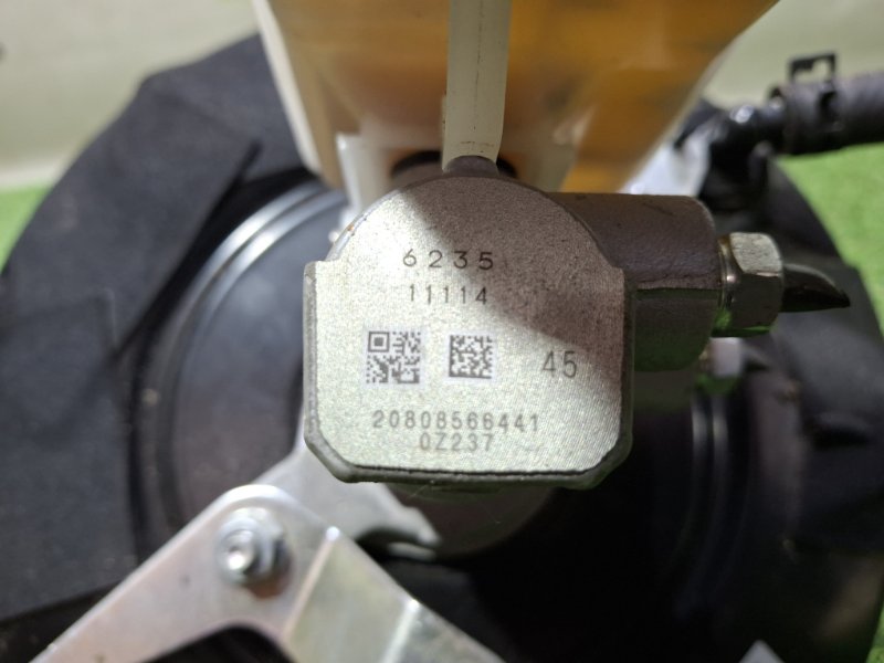 Главный тормозной цилиндр CX-30 2021 DM8P S8-DPTS