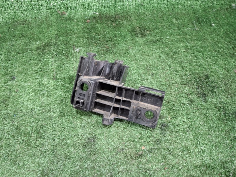 Крепление бампера заднее правое FORESTER 2018 SKE FB20W Крепление бампера заднее правое FORESTER 2018 SKE FB20W