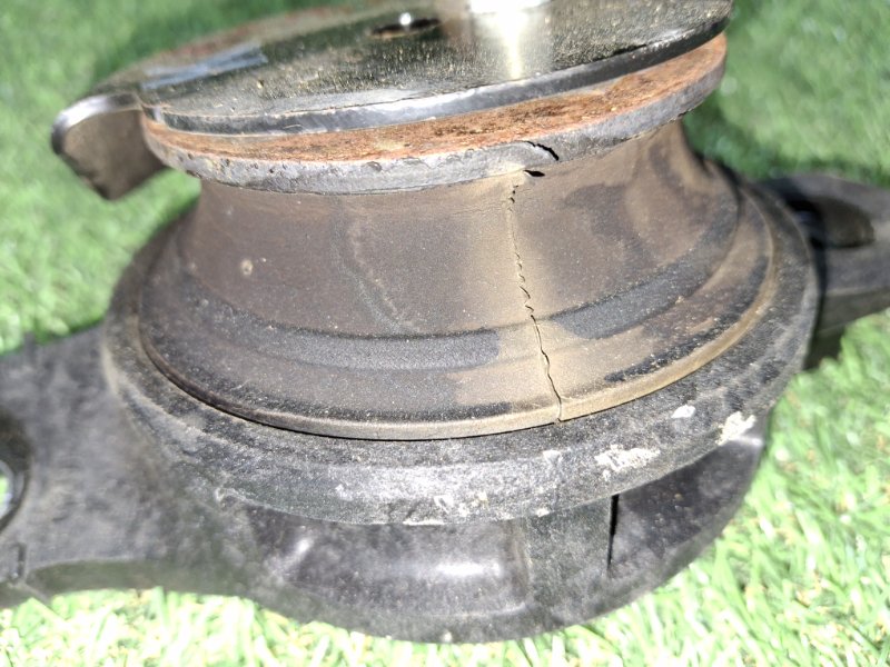 Подушка двигателя левая FORESTER 2018 SK9 FB25C