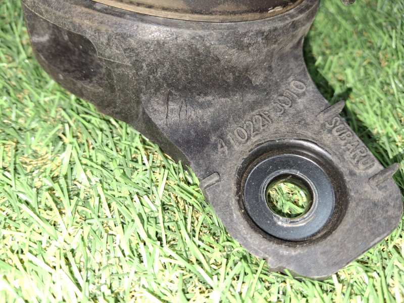 Подушка двигателя правая FORESTER 2018 SK9 FB25C Подушка двигателя правая FORESTER 2018 SK9 FB25C