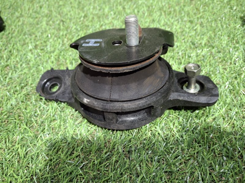 Запчасть подушка двигателя левая Subaru FORESTER 2018 SKE FB20W 41022FJ020 контрактная Подушка двигателя левая Subaru FORESTER 2018 SKE FB20W 41022FJ020 контрактная