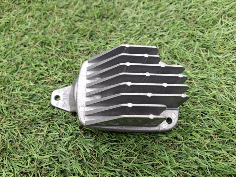 Лампа светодиодная VOLVO XC40 XB420 B4204T47