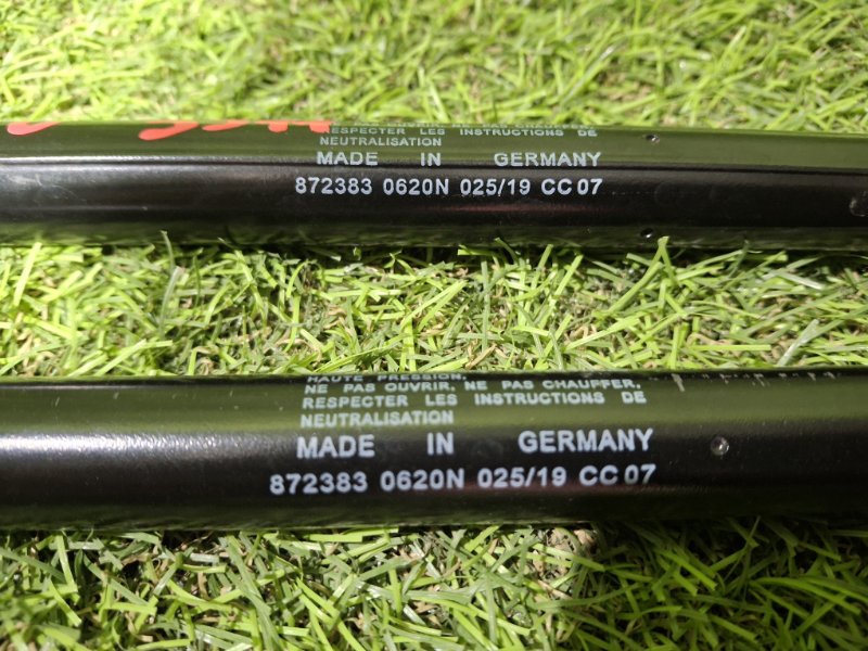 Амортизатор капота XC40 2019 XB420 B4204T47