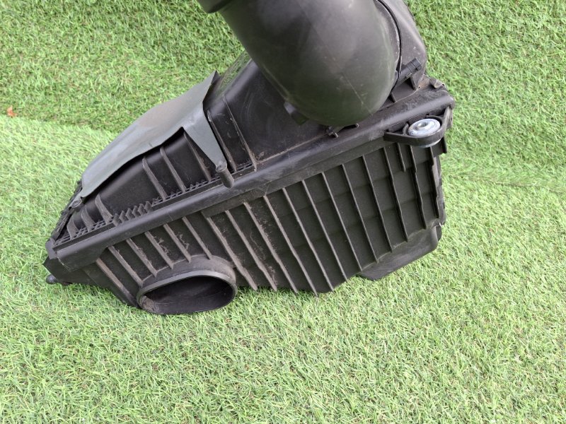 Корпус воздушного фильтра левый PORSCHE CAYENNE 957 M48.01