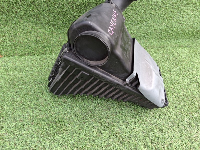 Корпус воздушного фильтра левый CAYENNE 2008 957 M48.01