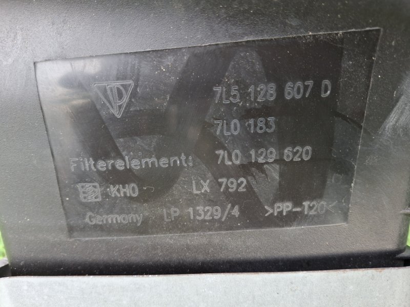 Корпус воздушного фильтра левый CAYENNE 2008 957 M48.01