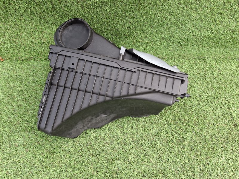 Корпус воздушного фильтра левый CAYENNE 2008 957 M48.01