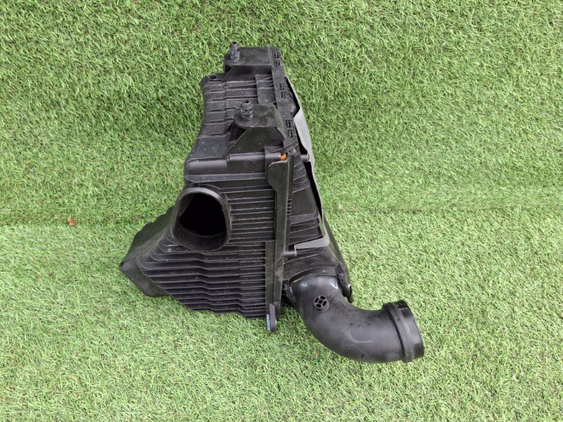 Корпус воздушного фильтра левый CAYENNE 2008 957 M48.01