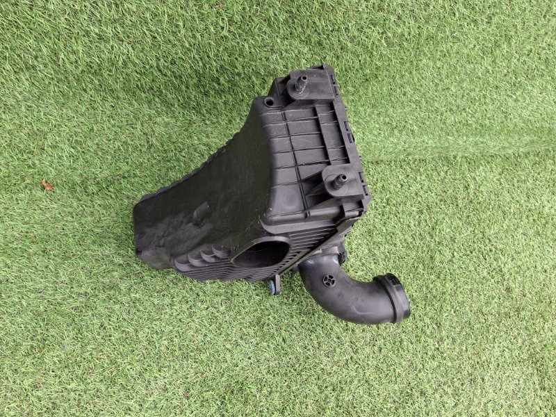 Корпус воздушного фильтра левый CAYENNE 2008 957 M48.01