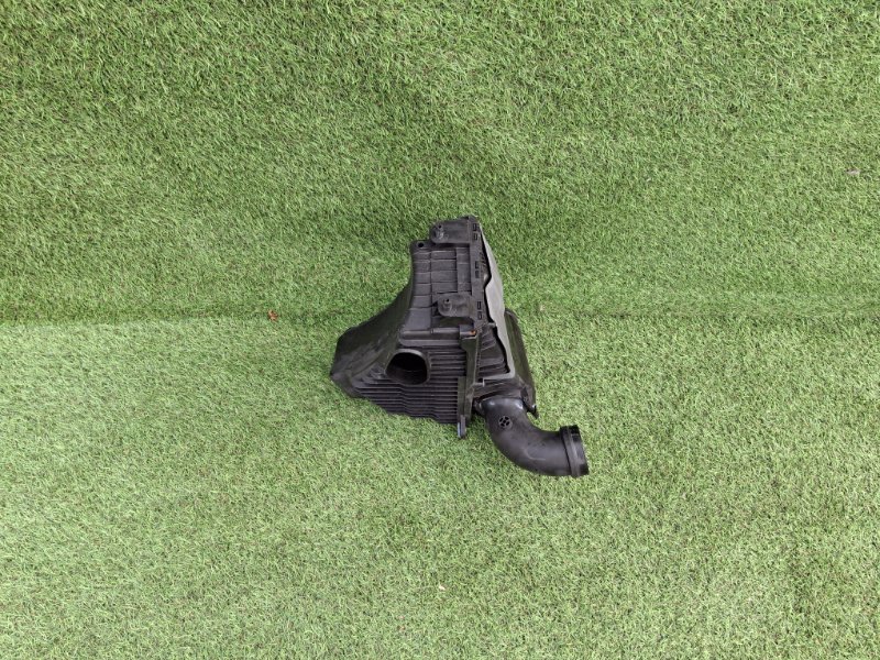 Корпус воздушного фильтра левый CAYENNE 2008 957 M48.01