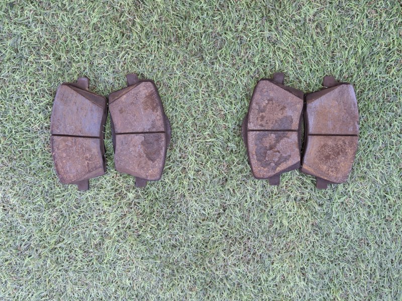 Колодки тормозные передние VOLVO XC40 2019 XB420 B4204T47 контрактная