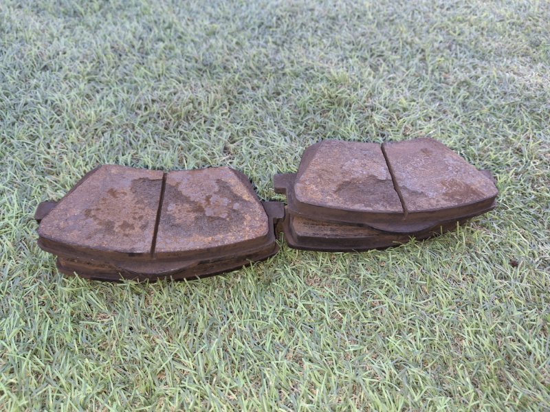 Колодки тормозные передние XC40 2019 XB420 B4204T47