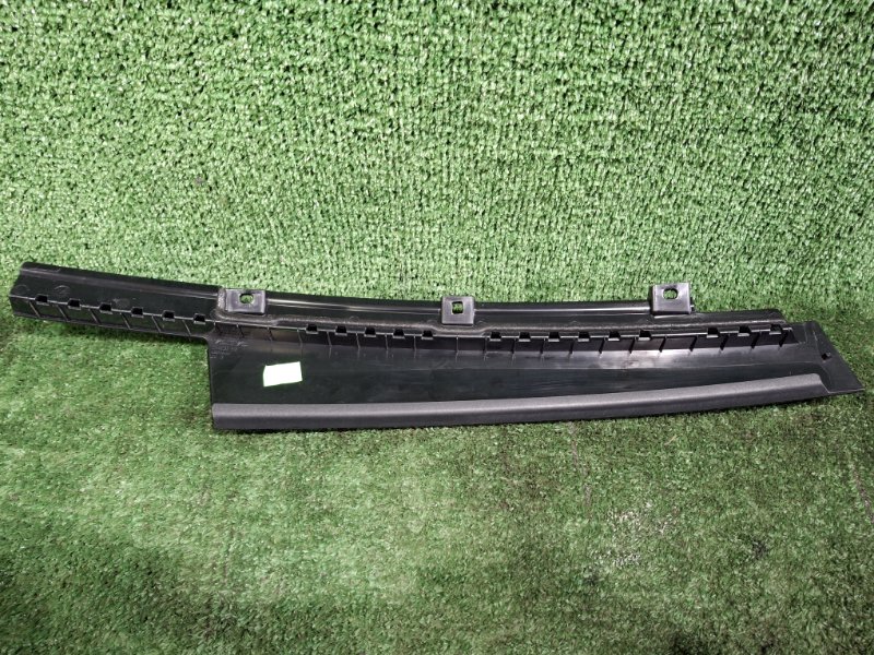Молдинг двери передний правый VOLVO XC40 XB420 B4204T47