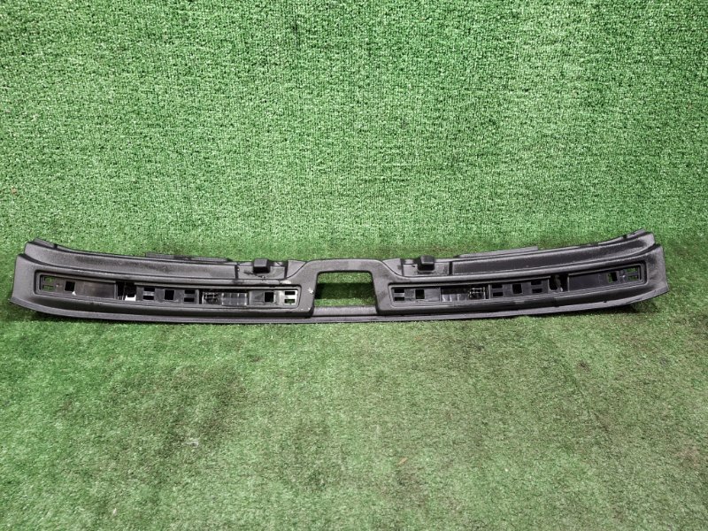 Накладка замка багажника XC40 2019 XB420 B4204T47