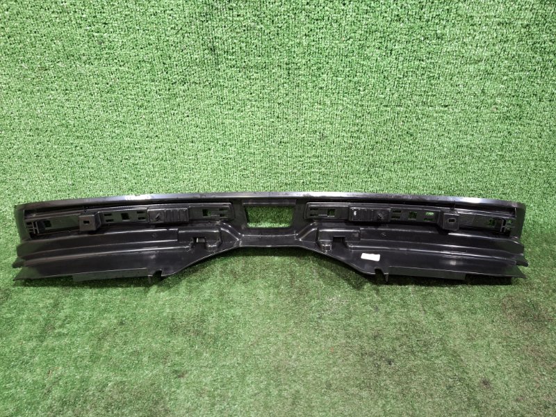 Накладка замка багажника XC40 2019 XB420 B4204T47