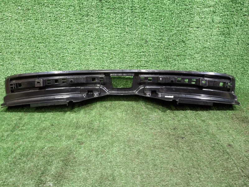 Накладка замка багажника XC40 2019 XB420 B4204T47