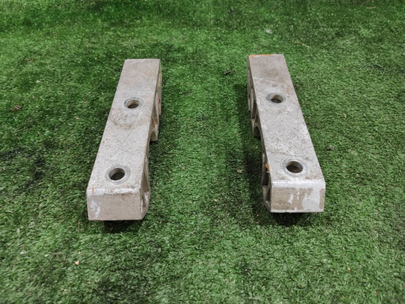 Кронштейн переднего стабилизатора CAYENNE 2008 957 M48.01