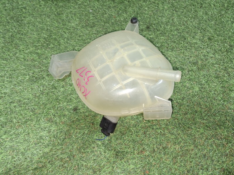 Бачок расширительный XC40 2019 XB420 B4204T47