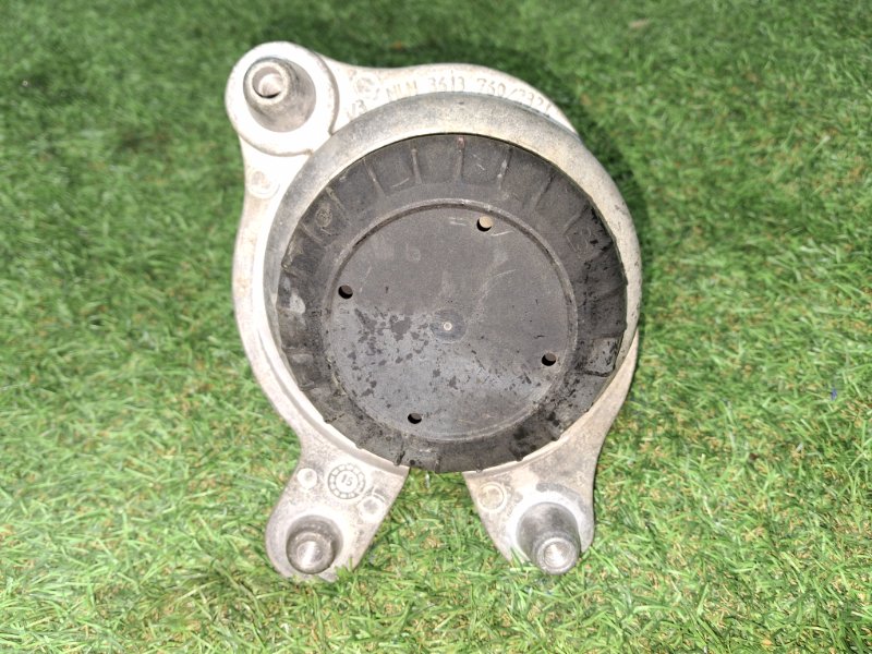 Подушка двигателя левая C-CLASS 2015 205.242 274920