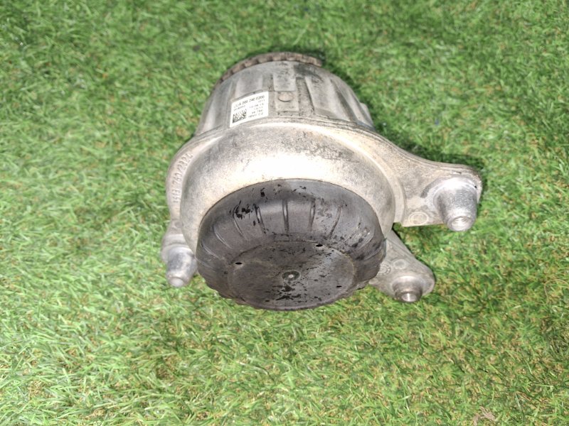 Подушка двигателя левая C-CLASS 2015 205.242 274920